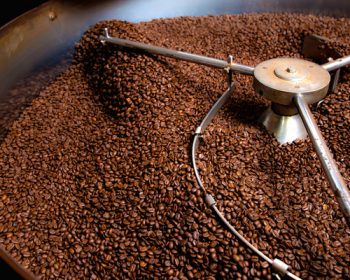 Ảnh hưởng của phong cách rang cà phê đến hương vị của cà phê